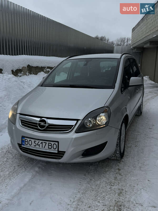 Opel Zafira 2011