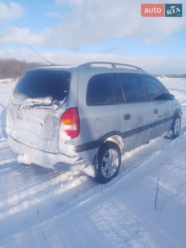 Минивэн Opel Zafira 1999 в Лохвице