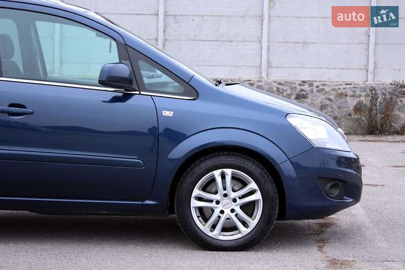 Минивэн Opel Zafira 2012 в Виннице