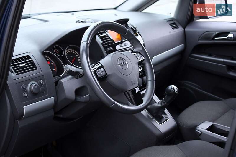 Минивэн Opel Zafira 2012 в Виннице