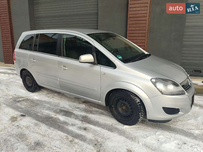 Минивэн Opel Zafira 2010 в Белой Церкви фото Минивэн Opel Zafira 2010 в Белой Церкви