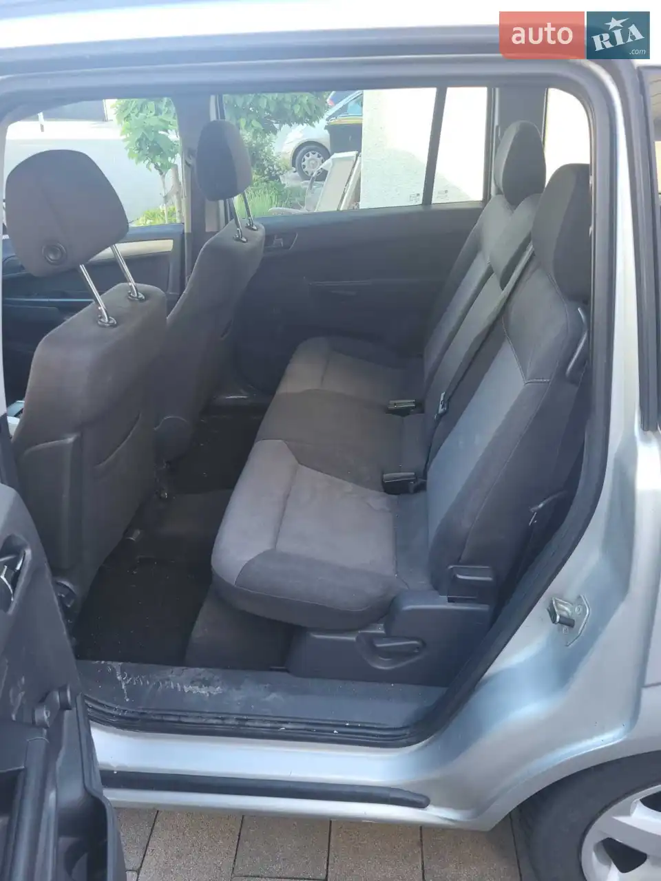 Авто щойно пригнане з Німеччини, в гарному стані, газ-бензин, АBS,ESP, зимова гума, все в робочому стані, повністю на ходу, сів і поїхав, розтоможена, дуже економна, підходить підходить для таксі.