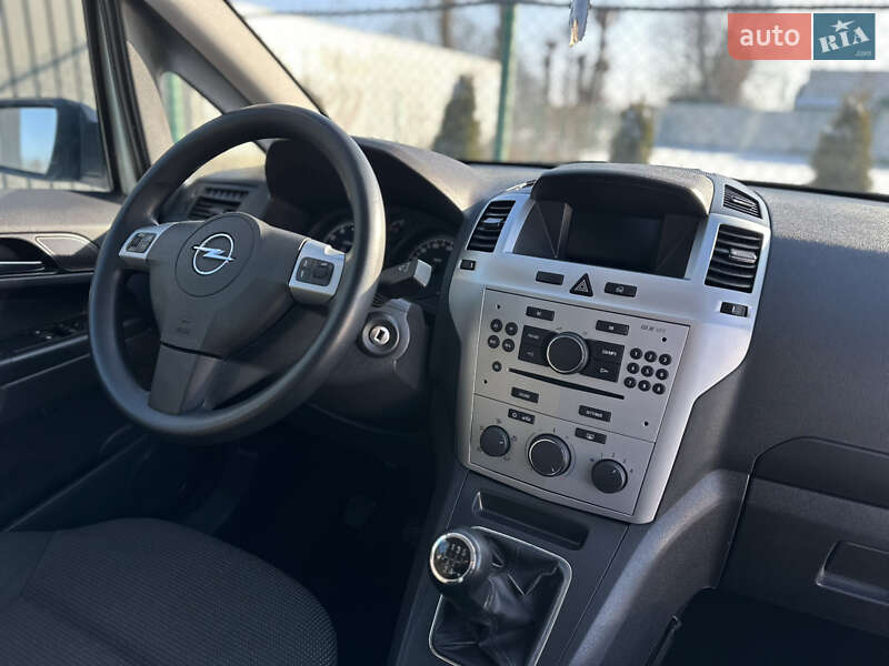 Минивэн Opel Zafira 2009 в Виннице