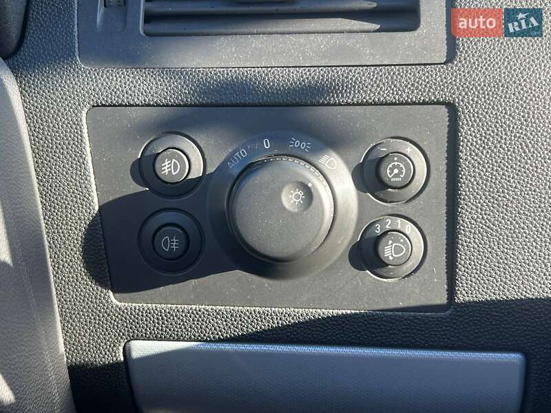 Минивэн Opel Zafira 2006 в Киеве