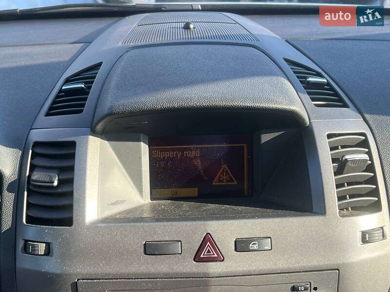 Минивэн Opel Zafira 2006 в Киеве