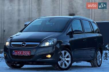 Минивэн Opel Zafira 2010 в Дубно