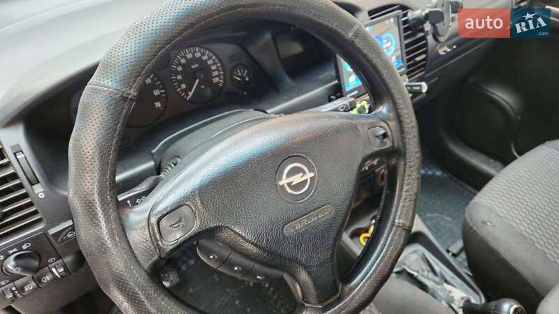 Минивэн Opel Zafira 2002 в Нетешине
