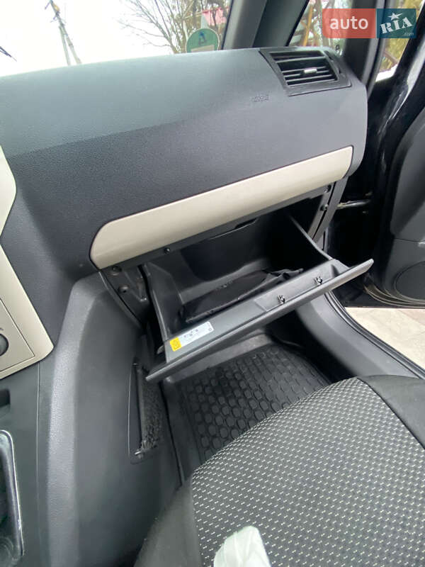 Минивэн Opel Zafira 2008 в Калуше