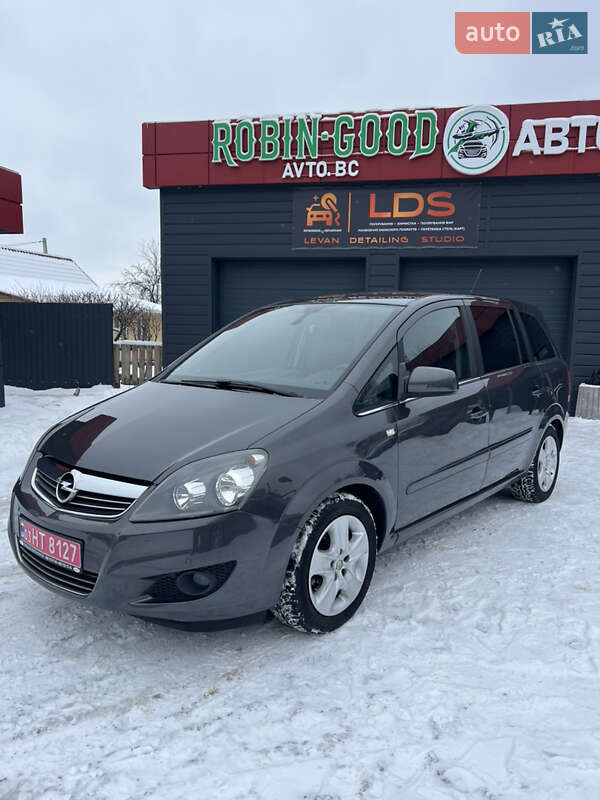 Opel Zafira 2011