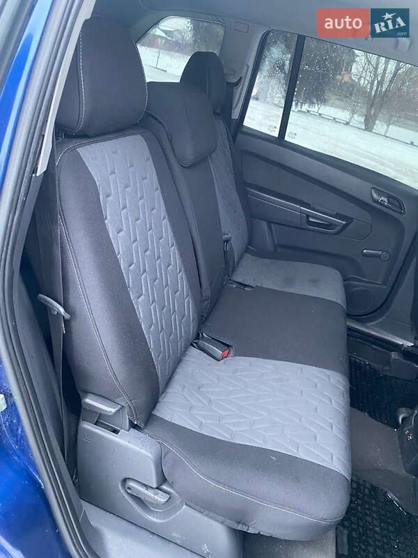 Минивэн Opel Zafira 2005 в Дубно