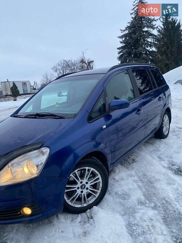 Минивэн Opel Zafira 2005 в Дубно