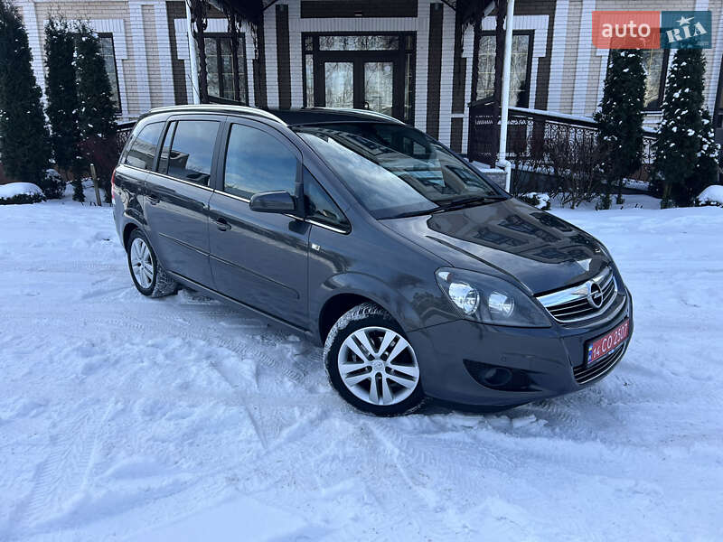 Минивэн Opel Zafira 2009 в Виннице