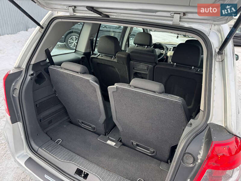 Минивэн Opel Zafira 2008 в Днепре
