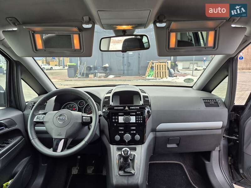 Мінівен Opel Zafira 2011 в Одесі