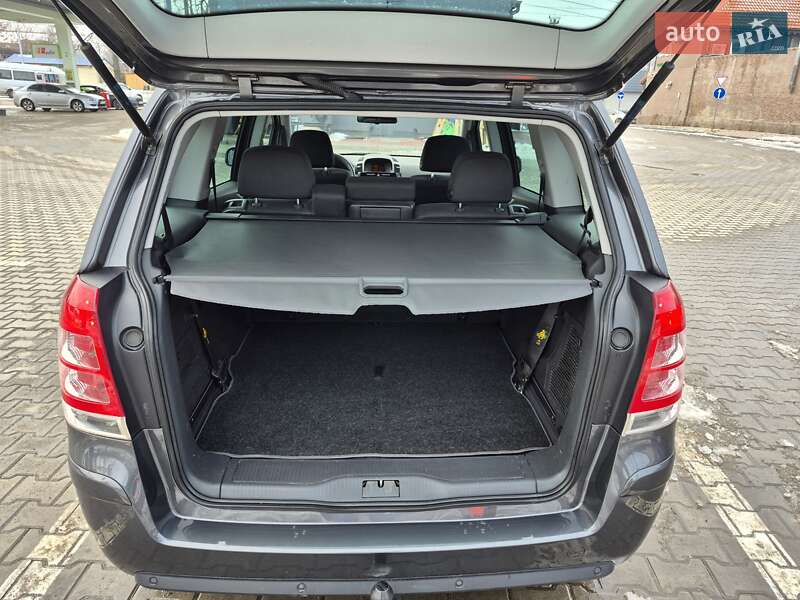 Мінівен Opel Zafira 2011 в Одесі
