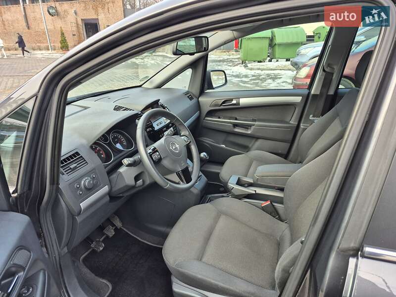 Мінівен Opel Zafira 2011 в Одесі