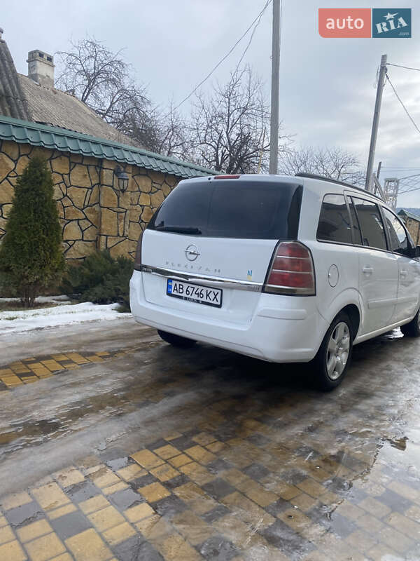 Минивэн Opel Zafira 2006 в Могилев-Подольске
