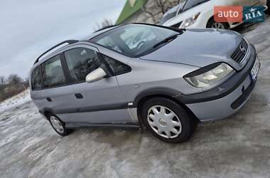 Мінівен Opel Zafira 2002 в Чернівцях