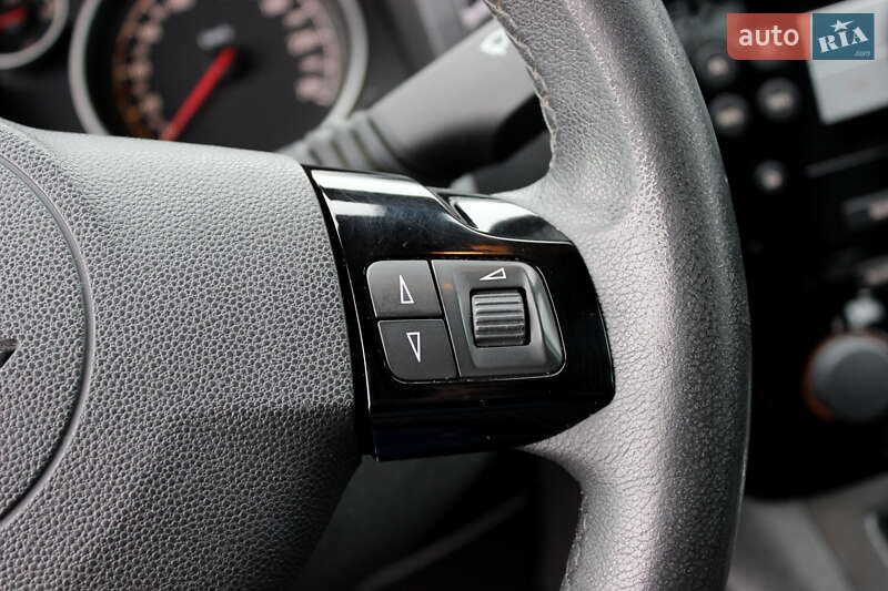 Минивэн Opel Zafira 2011 в Самборе фото 76 Минивэн Opel Zafira 2011 в Самборе