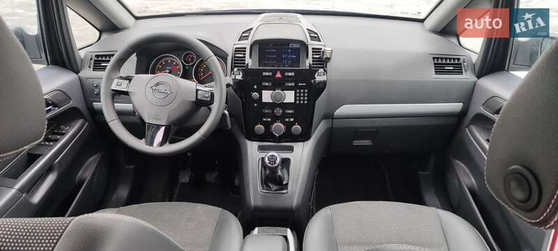 Минивэн Opel Zafira 2009 в Харькове