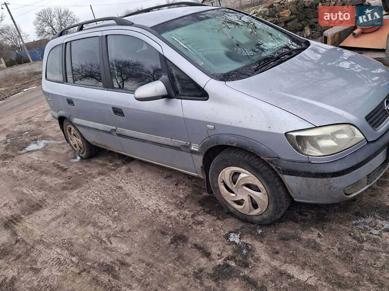 Минивэн Opel Zafira 2000 в Николаеве