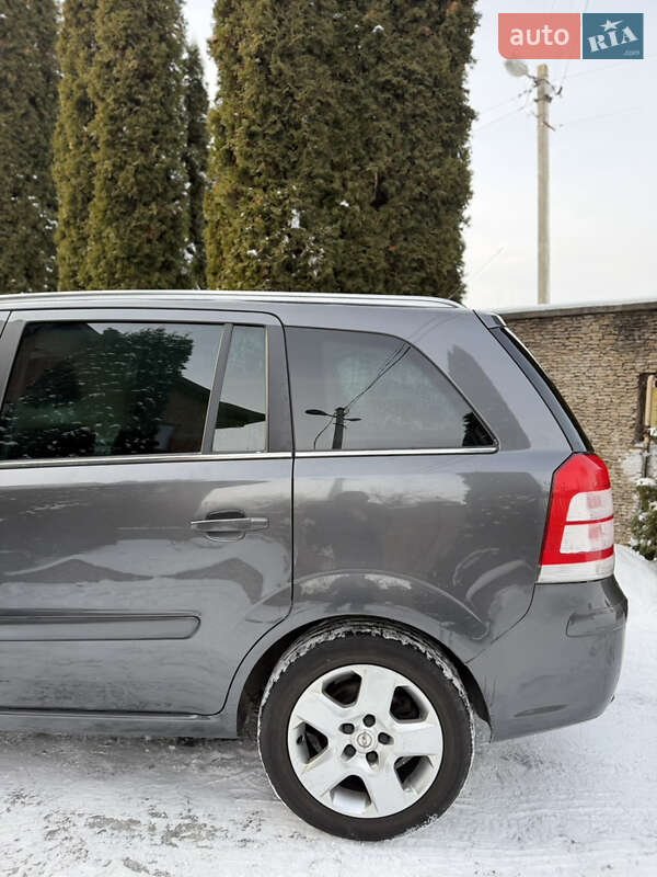 Минивэн Opel Zafira 2009 в Луцке фото 4 Минивэн Opel Zafira 2009 в Луцке