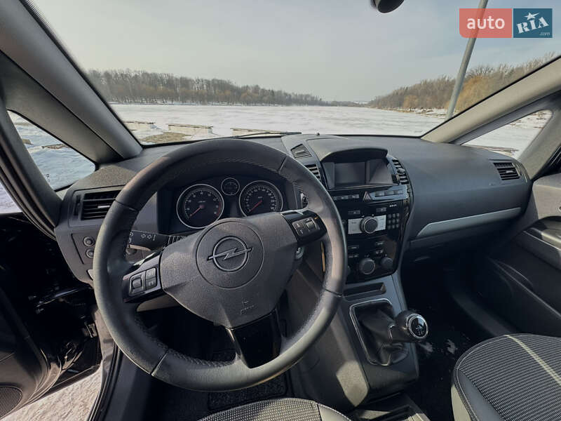 Минивэн Opel Zafira 2009 в Ивано-Франковске фото 15 Минивэн Opel Zafira 2009 в Ивано-Франковске