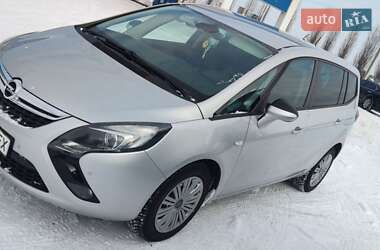 Минивэн Opel Zafira 2012 в Вараше