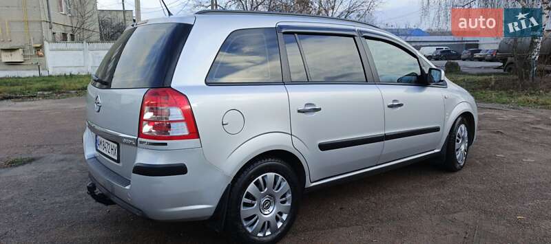 Мінівен Opel Zafira 2012 в Житомирі
