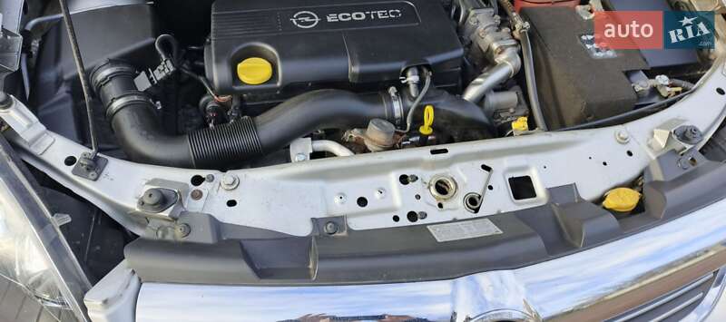 Мінівен Opel Zafira 2012 в Житомирі