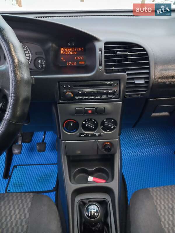 Минивэн Opel Zafira 2004 в Хмельницком