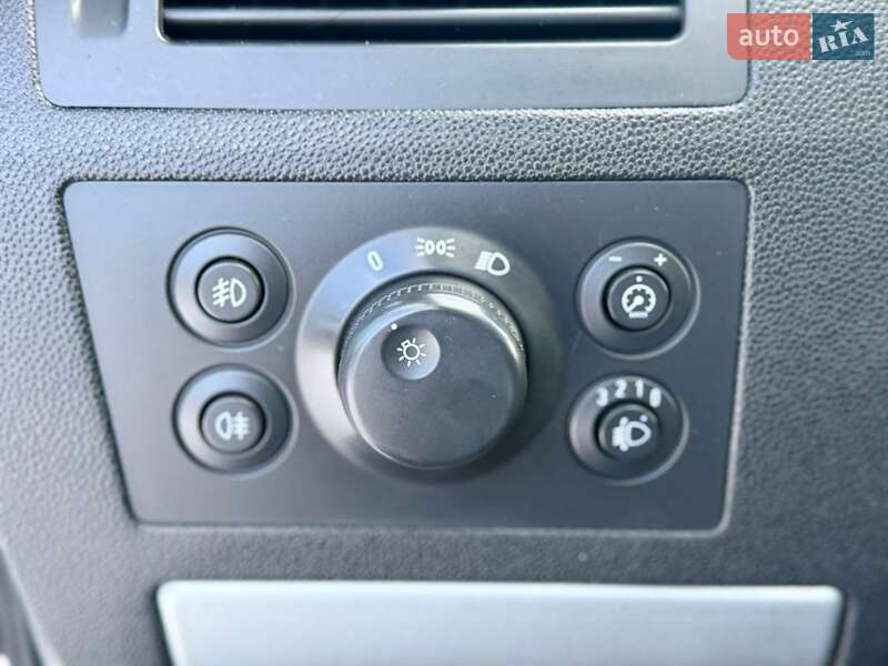 Минивэн Opel Zafira 2011 в Тернополе фото 32 Минивэн Opel Zafira 2011 в Тернополе