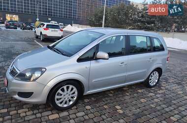 Мінівен Opel Zafira 2011 в Луцьку