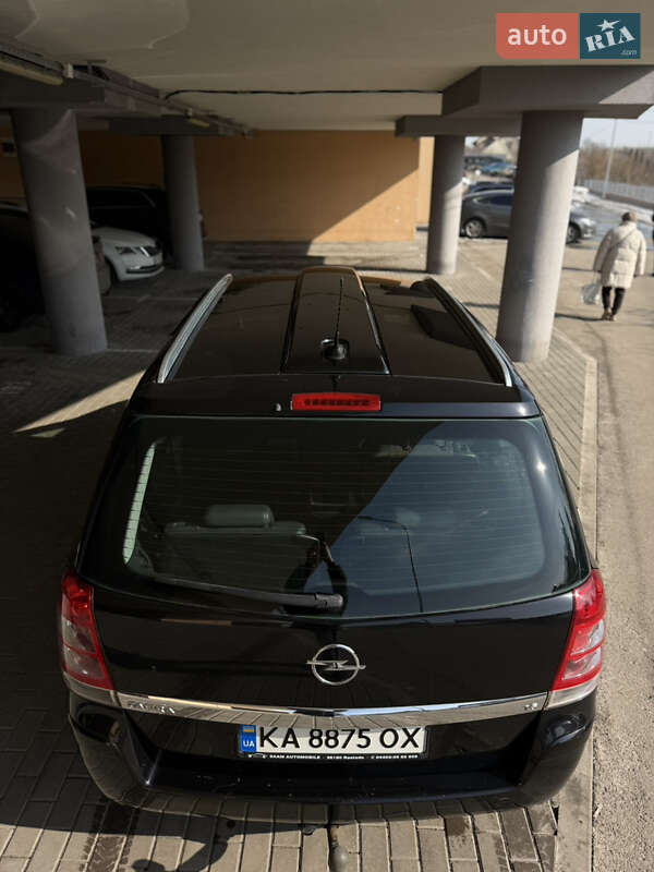 Минивэн Opel Zafira 2008 в Киеве