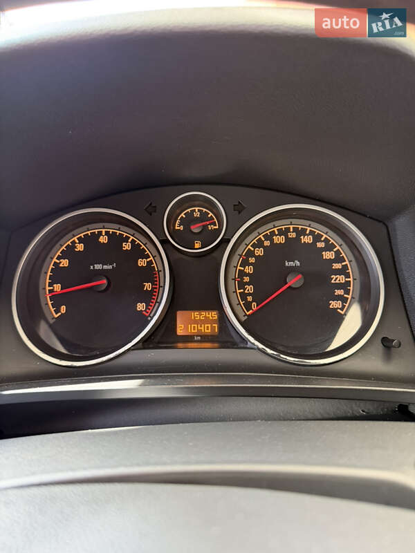 Минивэн Opel Zafira 2008 в Киеве