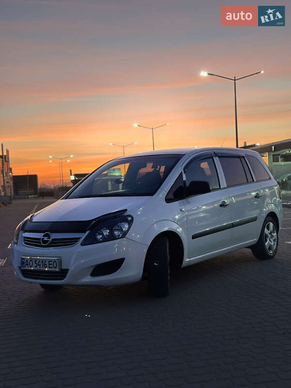 Минивэн Opel Zafira 2010 в Мукачево фото Минивэн Opel Zafira 2010 в Мукачево