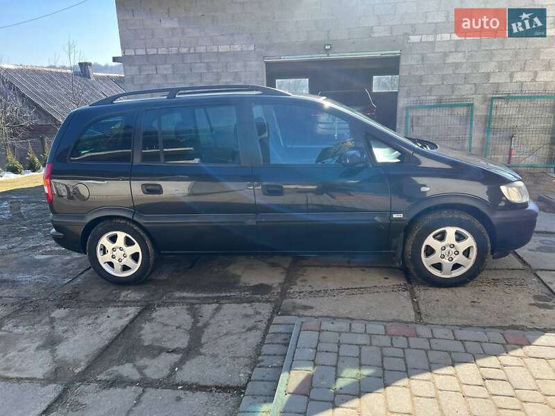 Минивэн Opel Zafira 1999 в Новояворовске