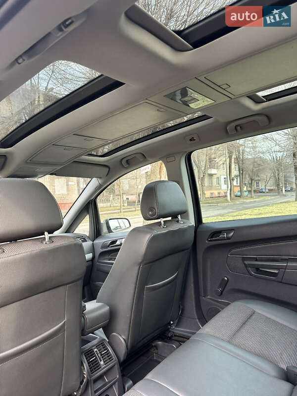 Минивэн Opel Zafira 2006 в Каменском