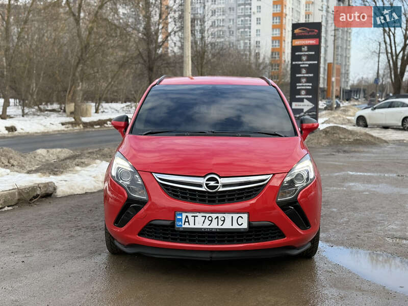 Минивэн Opel Zafira 2012 в Ивано-Франковске
