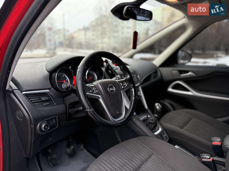 Минивэн Opel Zafira 2012 в Ивано-Франковске