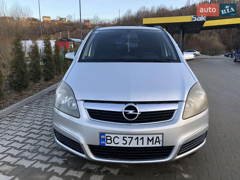 Минивэн Opel Zafira 2006 в Турке