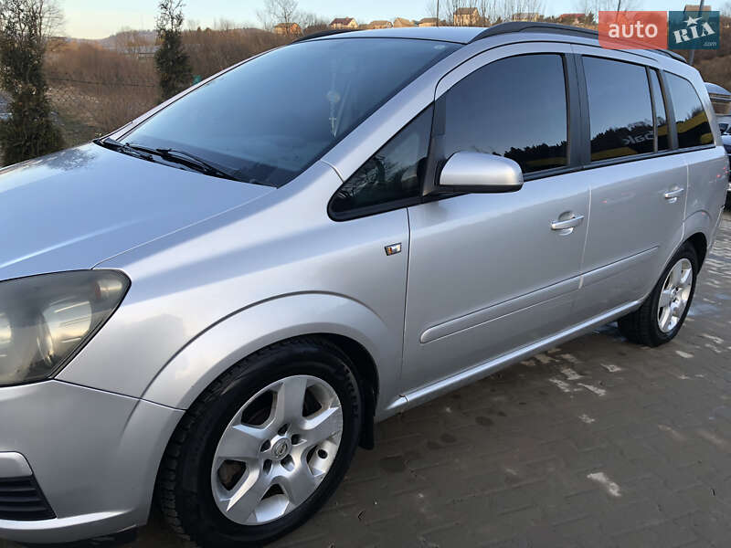 Минивэн Opel Zafira 2006 в Турке