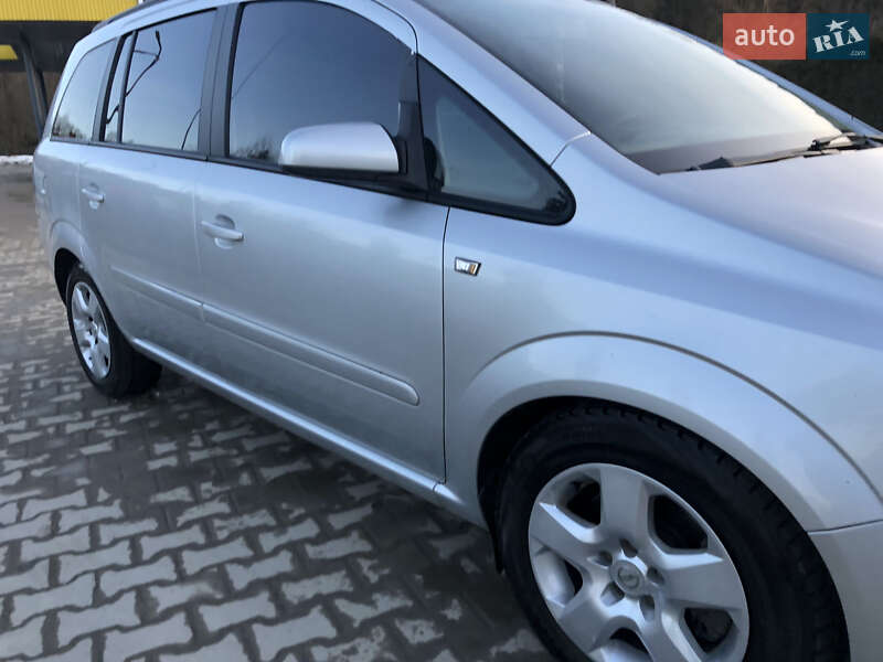 Минивэн Opel Zafira 2006 в Турке