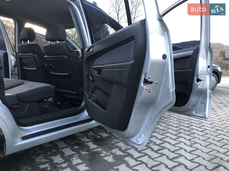 Минивэн Opel Zafira 2006 в Турке