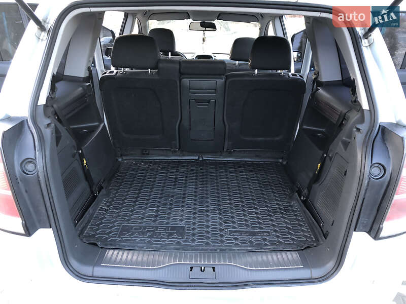 Минивэн Opel Zafira 2006 в Турке