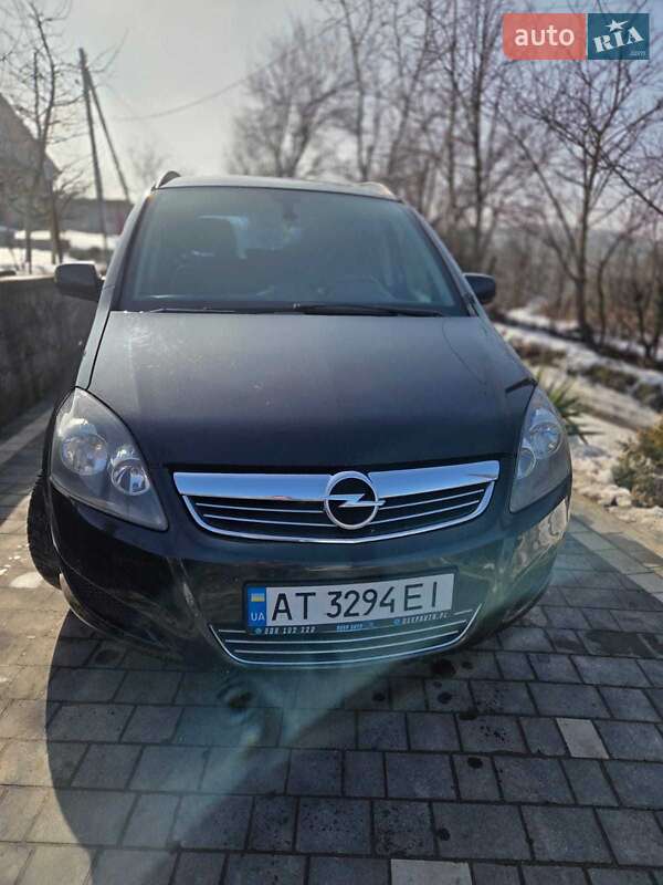 Opel Zafira 2012