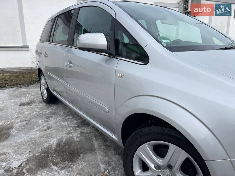 Мінівен Opel Zafira 2010 в Білій Церкві