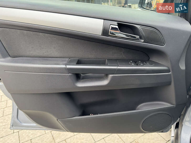Минивэн Opel Zafira 2011 в Львове фото 17 Минивэн Opel Zafira 2011 в Львове