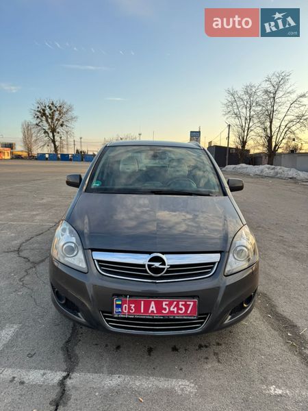 Минивэн Opel Zafira 2009 в Киеве