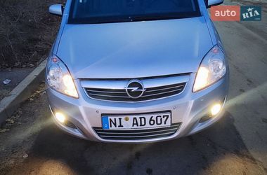 Минивэн Opel Zafira 2008 в Ровно